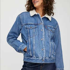 NWT Levi’s Ex-Boyfriend Sherpa Denim Jacket